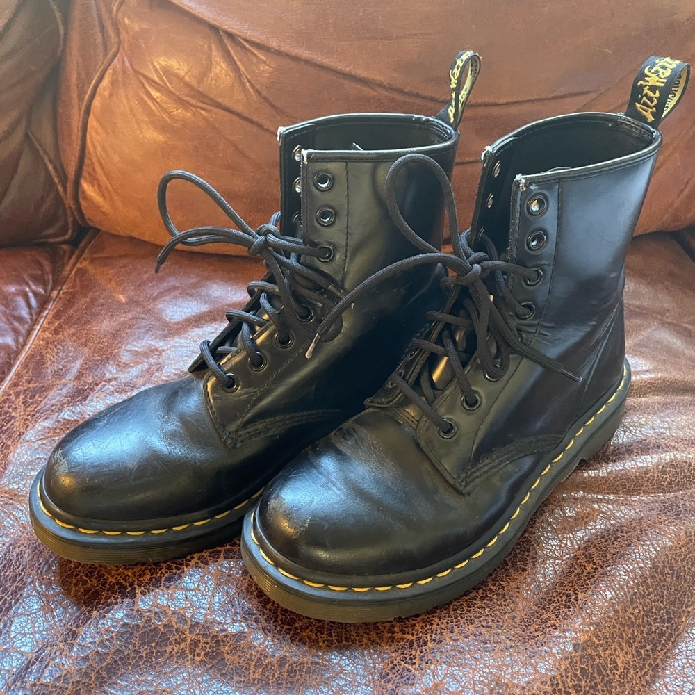 Classic black Doc Marten 1460s - size 7